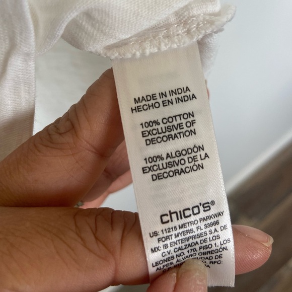 Chico's Lacy Crochet Short Sleeves Top Size 4 US XXL White Classic Minimalist - Picture 8 of 8